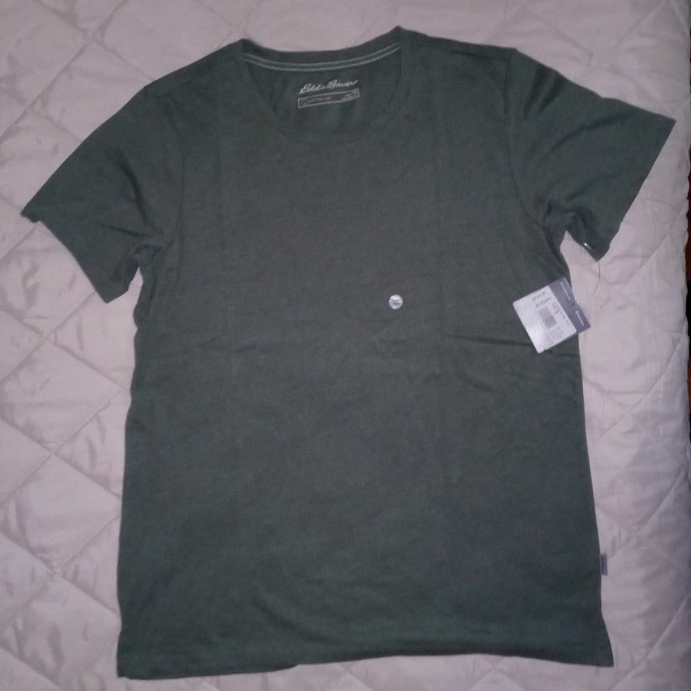New Eddie Bauer Green Short Sleeved Tee, Green, size Medium Tall